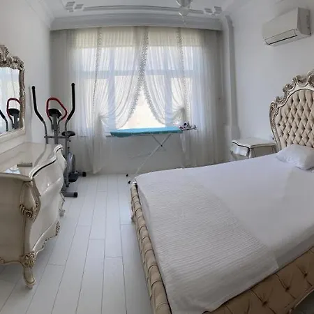Konyaalti Plajina 10 Dakika Kral Dairesi * アンタルヤ