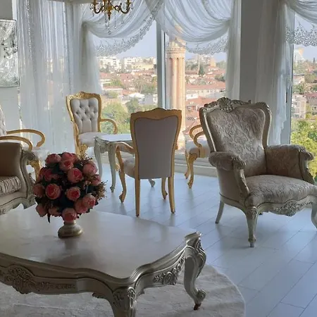 Konyaalti Plajina 10 Dakika Kral Dairesi Antalya